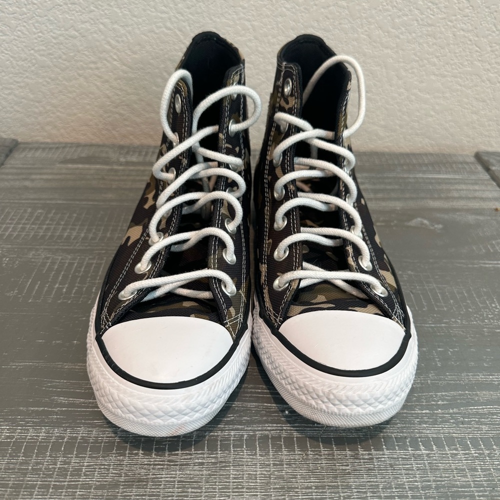 Converse All Star High Tops in Camo Unisex